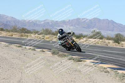 media/Dec-04-2025-Racers Edge (Thu) [[5ebc9f124d]]/3-B Group/3-Session 2 (Turn 7 Inside)/